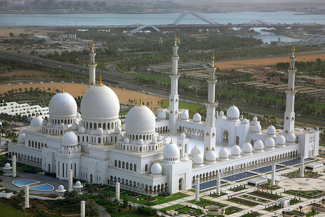 Abu Dhabis Sheikh Zayed Grand Mosque 10 Great Reasons To Visit